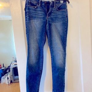 Women’s Universal Threads Jeans - Size 4
